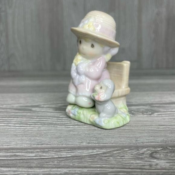 Precious moments puzzle salt and pepper shaker on bench - Picture 1 of 4